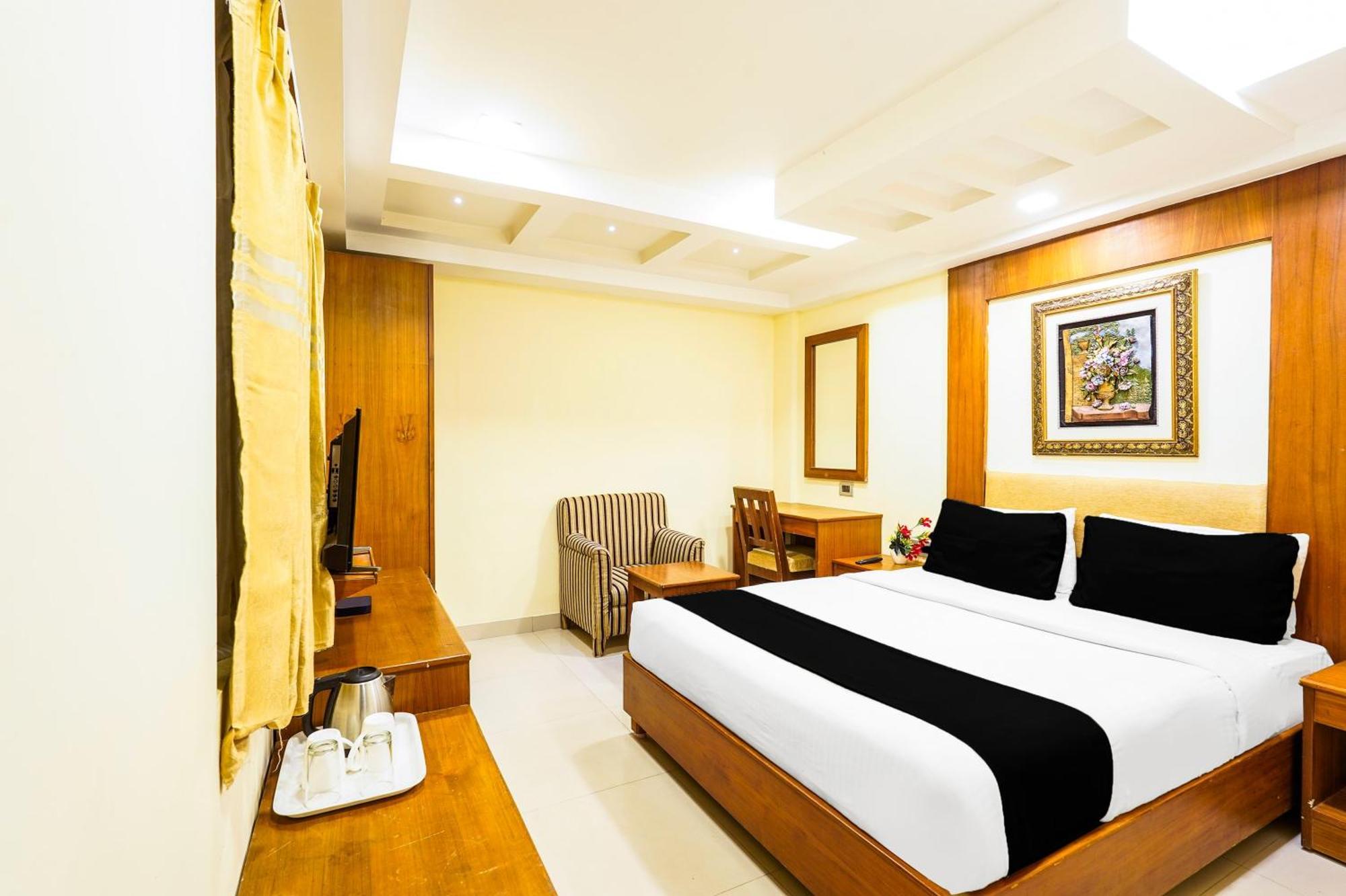 Super Townhouse Oak Alandur Near Chennai Airport Formerly Vijay Park Extérieur photo