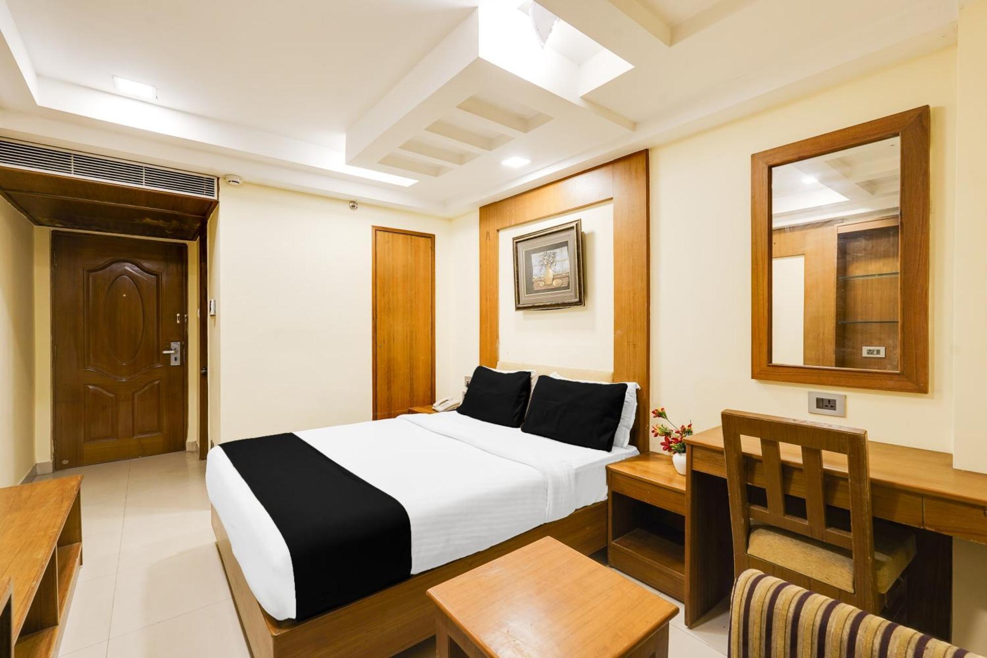 Super Townhouse Oak Alandur Near Chennai Airport Formerly Vijay Park Extérieur photo