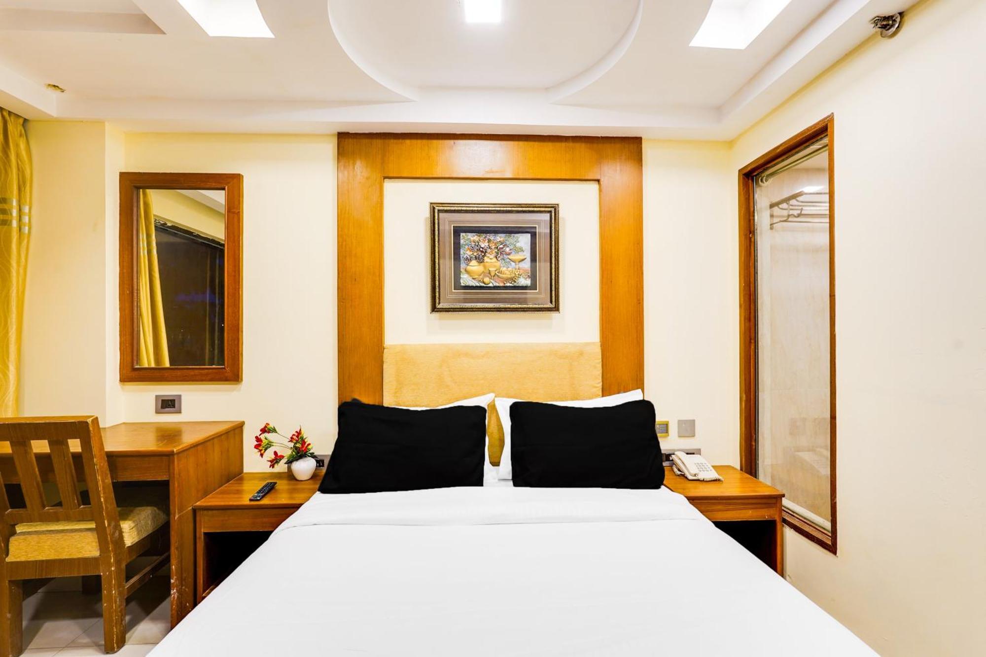 Super Townhouse Oak Alandur Near Chennai Airport Formerly Vijay Park Extérieur photo