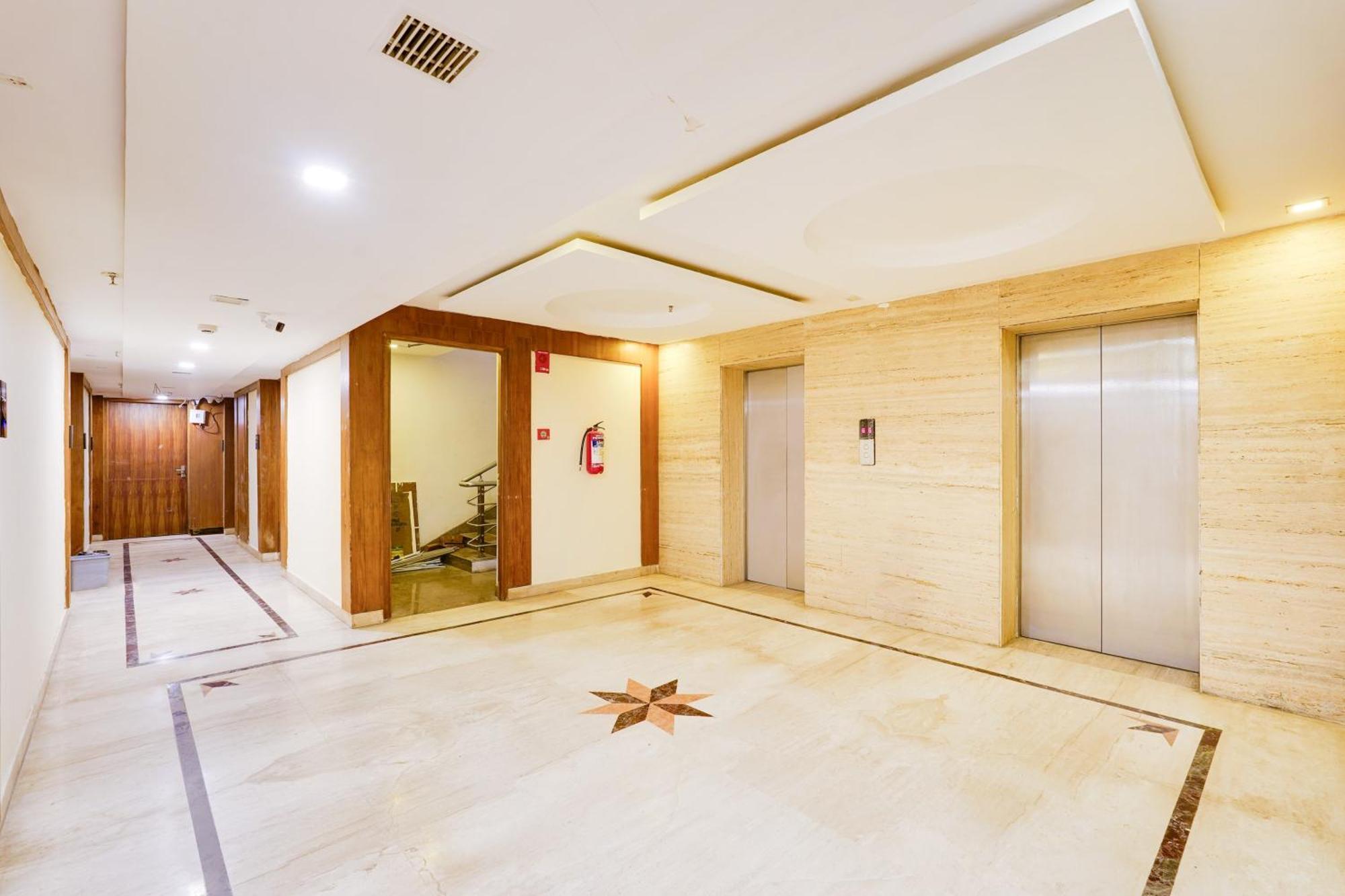 Super Townhouse Oak Alandur Near Chennai Airport Formerly Vijay Park Extérieur photo