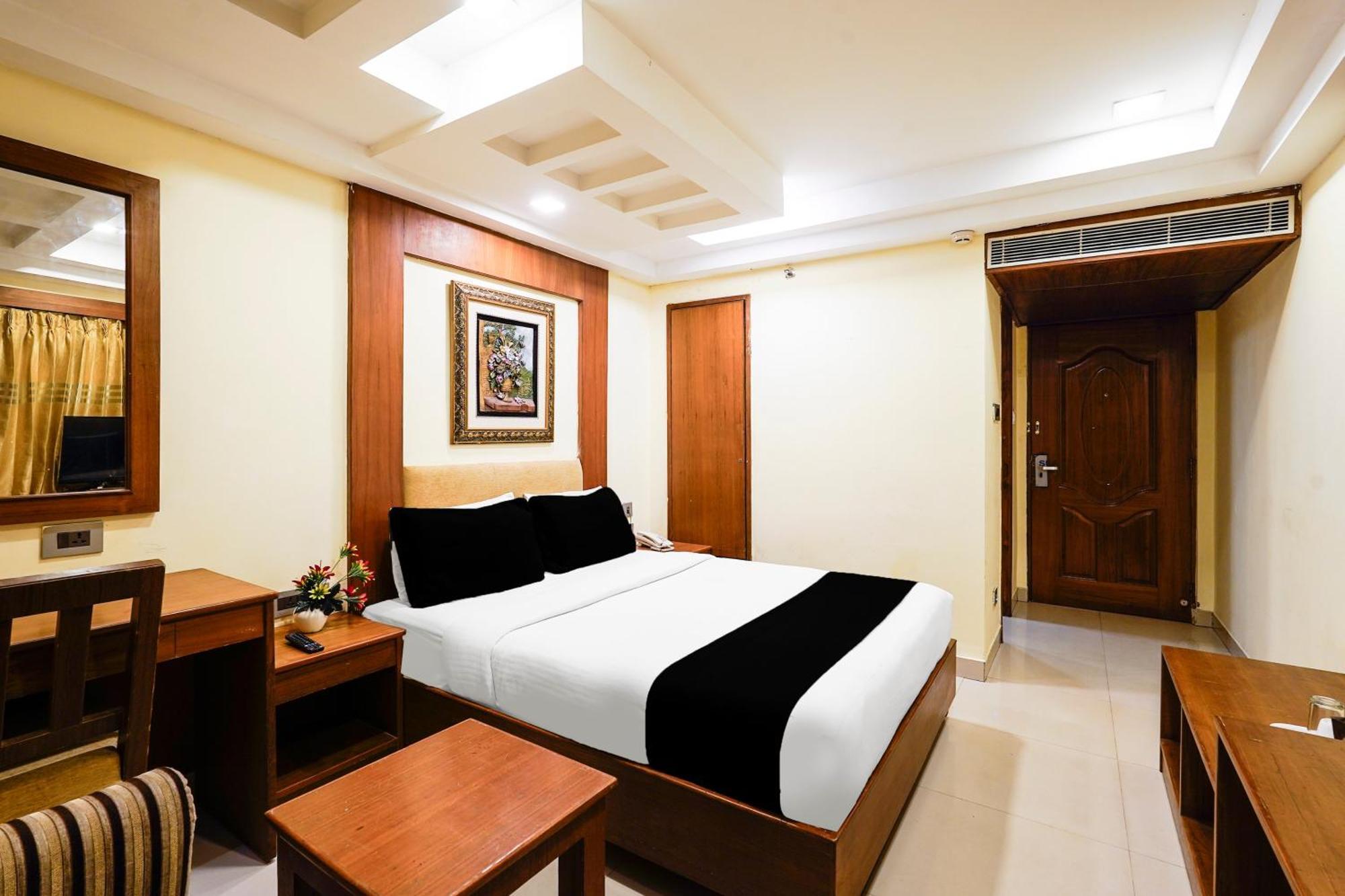 Super Townhouse Oak Alandur Near Chennai Airport Formerly Vijay Park Extérieur photo