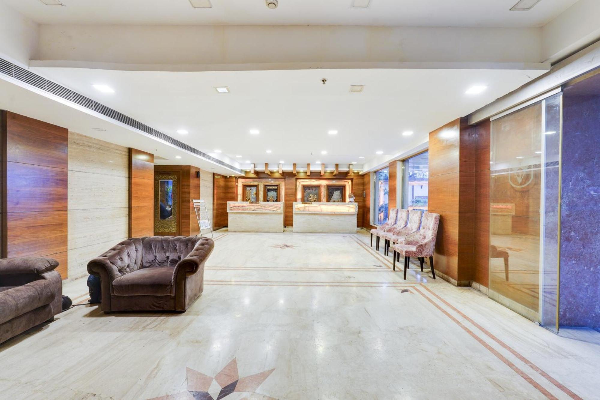 Super Townhouse Oak Alandur Near Chennai Airport Formerly Vijay Park Extérieur photo