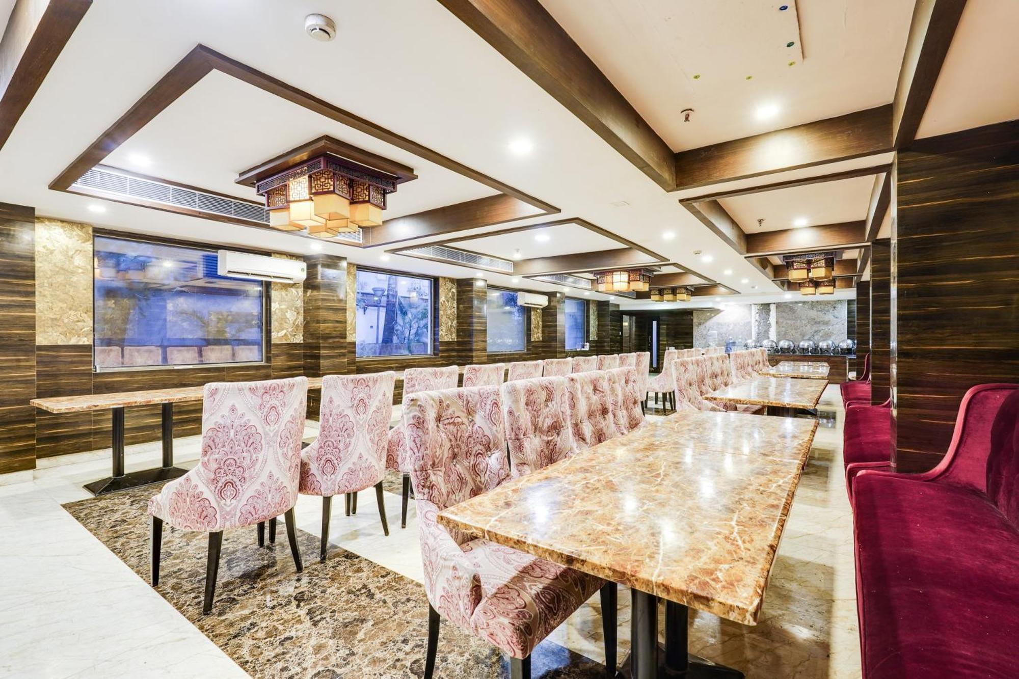 Super Townhouse Oak Alandur Near Chennai Airport Formerly Vijay Park Extérieur photo