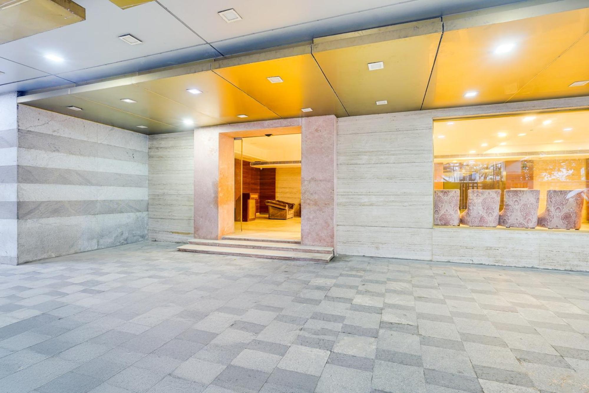 Super Townhouse Oak Alandur Near Chennai Airport Formerly Vijay Park Extérieur photo
