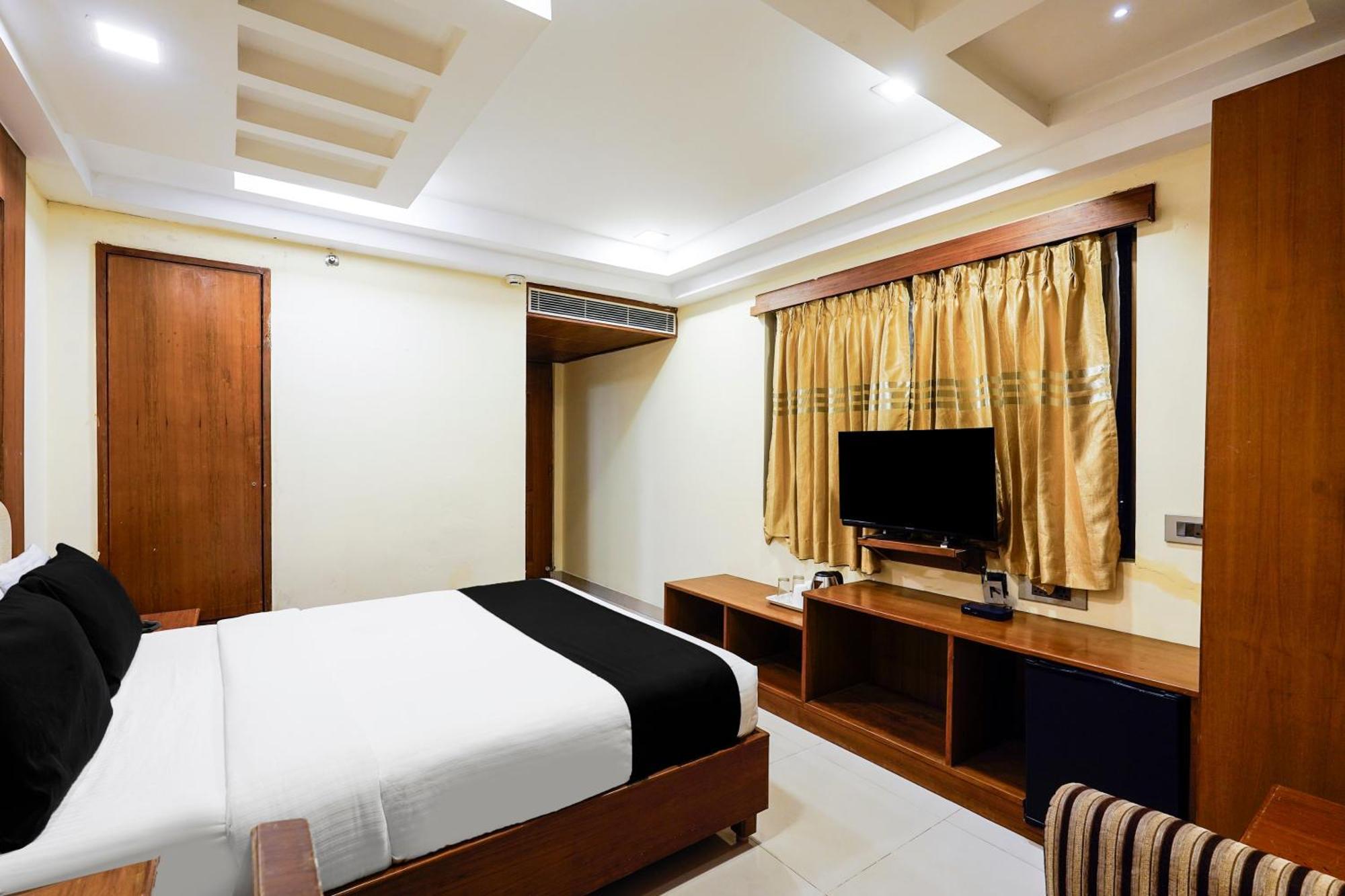 Super Townhouse Oak Alandur Near Chennai Airport Formerly Vijay Park Extérieur photo